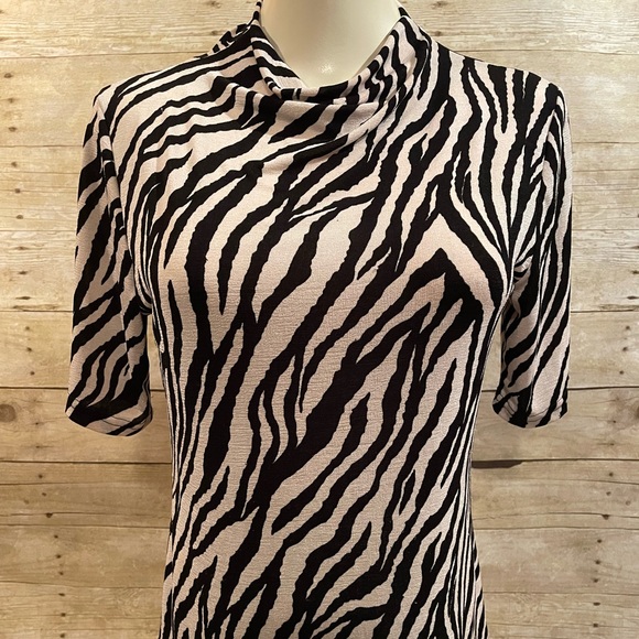 JKLA California Blouse in Zebra Print Size Large - Picture 8 of 8